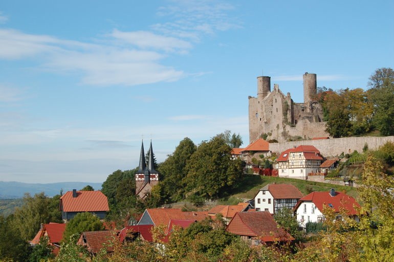 Burg Hanstein und Rimbach vom Guckelüber