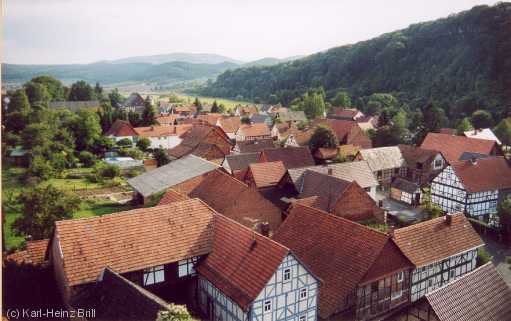 Blick vom Kirchturm auf Fachwerkhöuser in Werleshausen