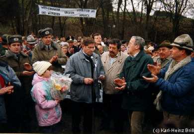 release of the way to hanstein castle; speech of local officals